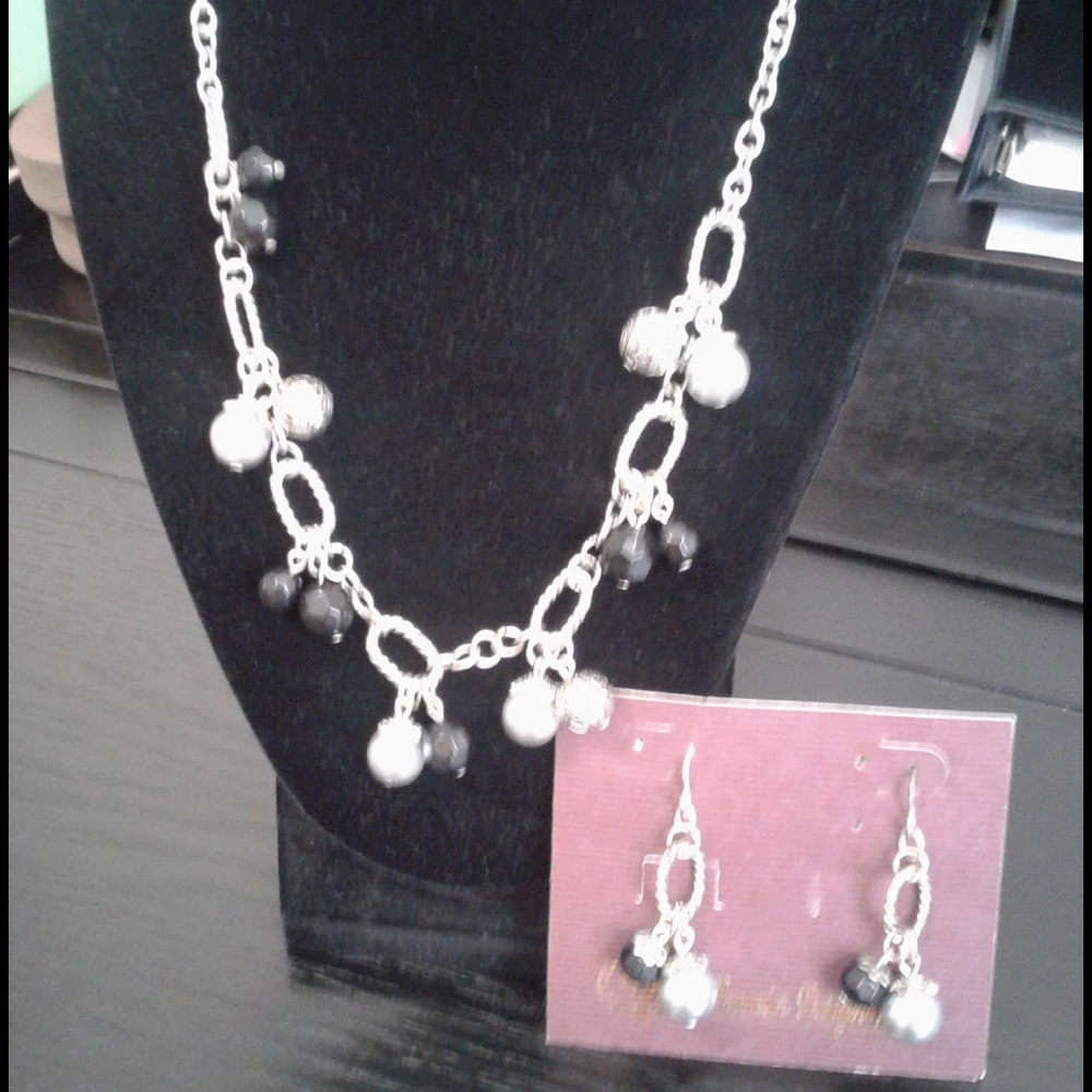 Premier Design Necklace and Earrings set NWT